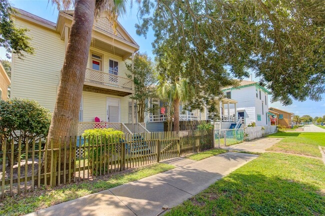 Building Photo - 1619 Avenue N