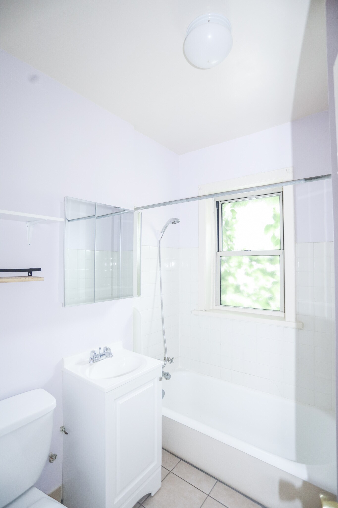 Building Photo - 1111 W Roscoe St