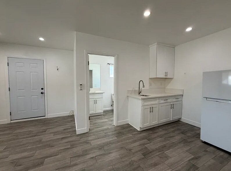 Building Photo - 8241 Shoup Ave