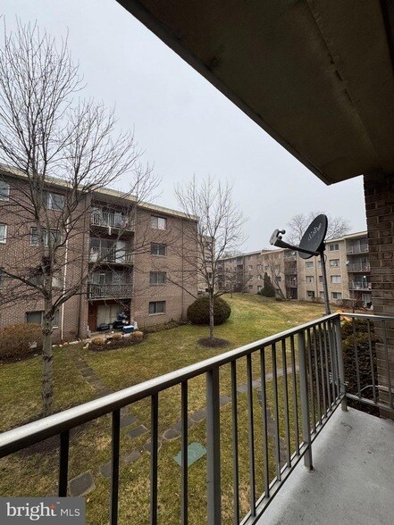 Building Photo - 3832 Bel Pre Rd