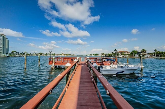 Building Photo - 300 64th Ave