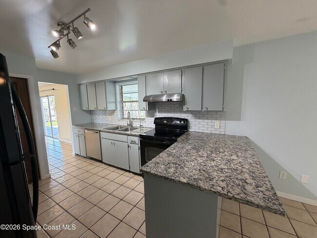 Building Photo - 232 Terrace Shores Dr