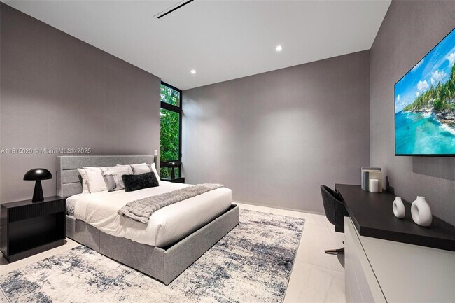 Building Photo - 77 SW 18th Terrace