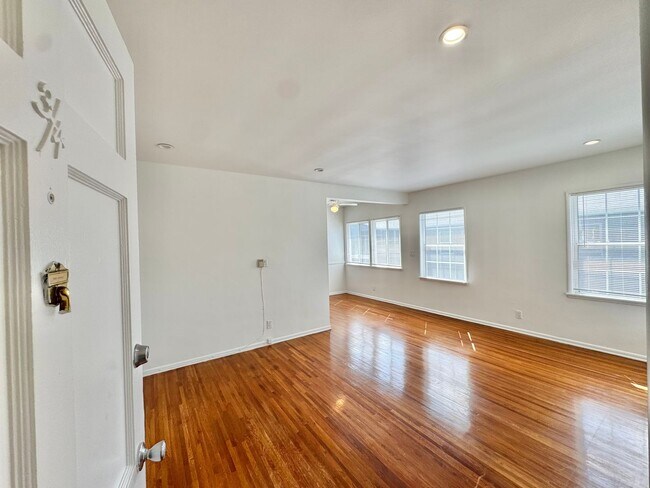 Building Photo - 3572-3576 S Centinela Ave