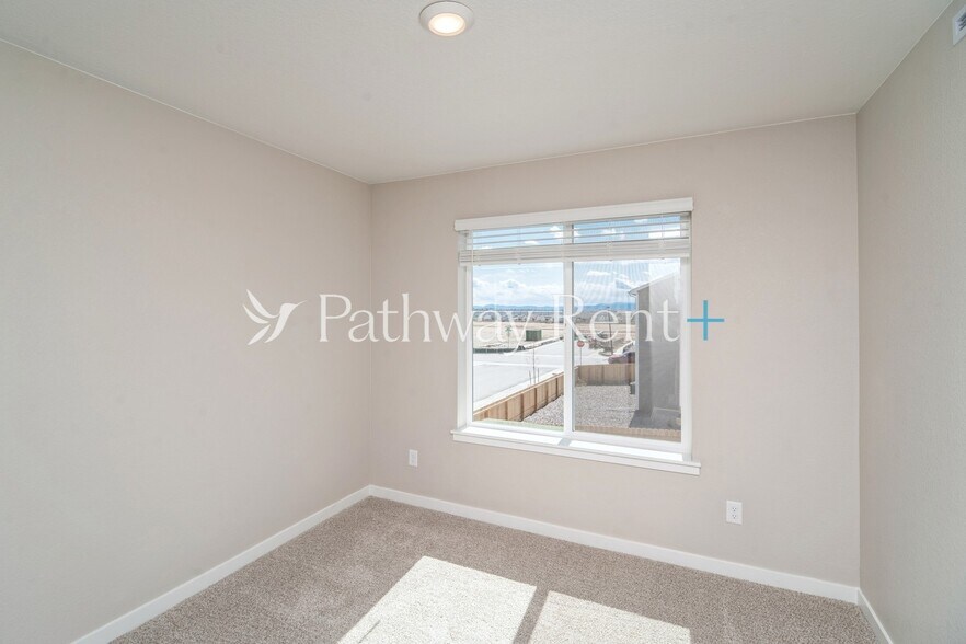 Building Photo - 9421 Yampa Ct