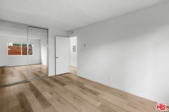 Building Photo - 1114 12th St