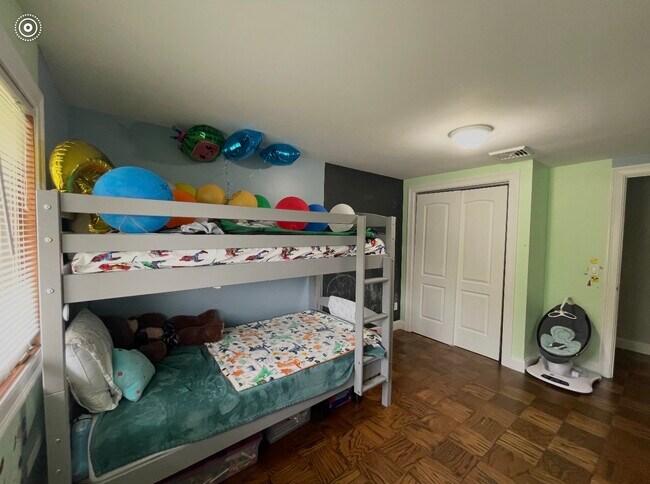 Building Photo - 260 French St