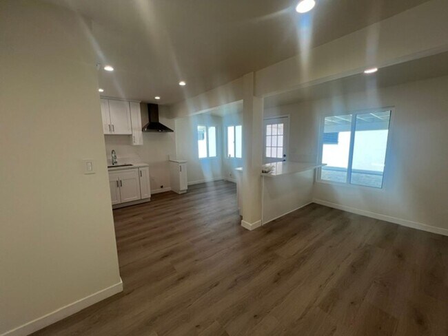 Building Photo - 7317-7321 Garden Grove Avenue