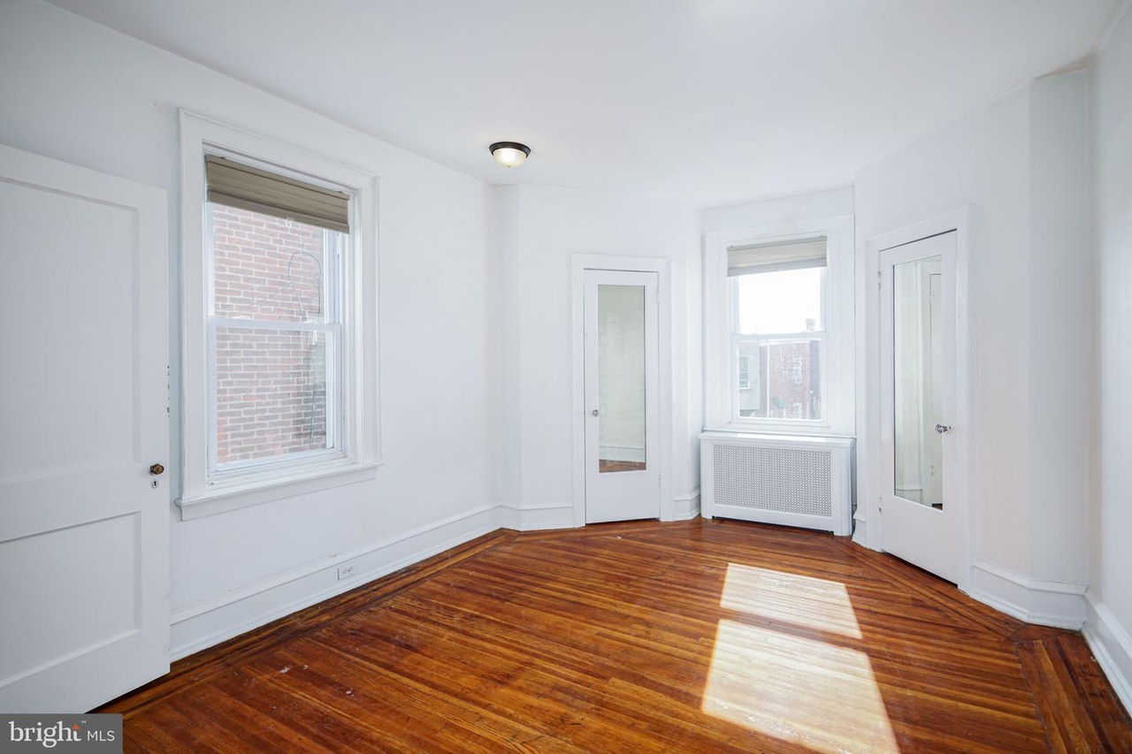 17_BACK_ROOM_1 - 6212 Webster St