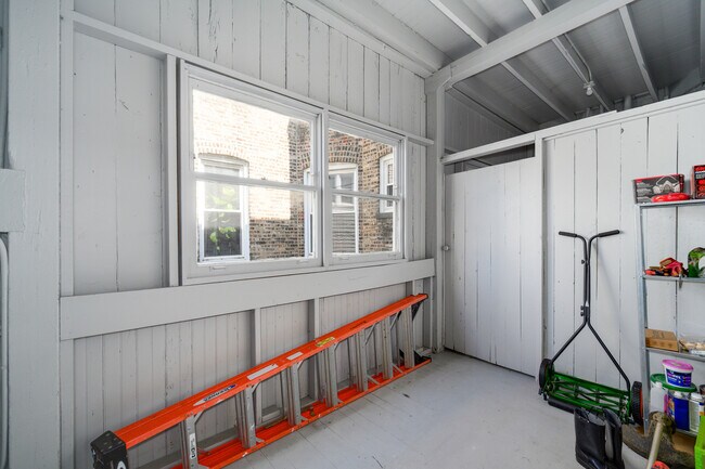 Building Photo - 2703 N Sacramento Ave
