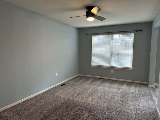 Building Photo - 6402 Creekbend Dr