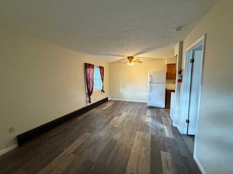 Building Photo - 4230 Harmont Ave NE