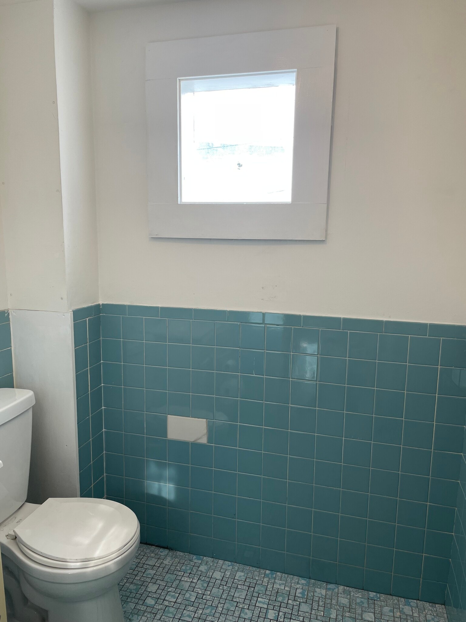 Building Photo - 83 Norwood St