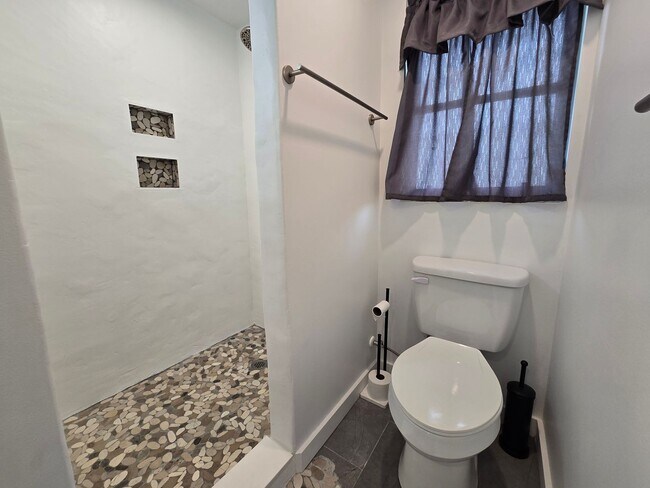 Building Photo - Charming 2 Bed / 2 Bath Home in Venice Gar...