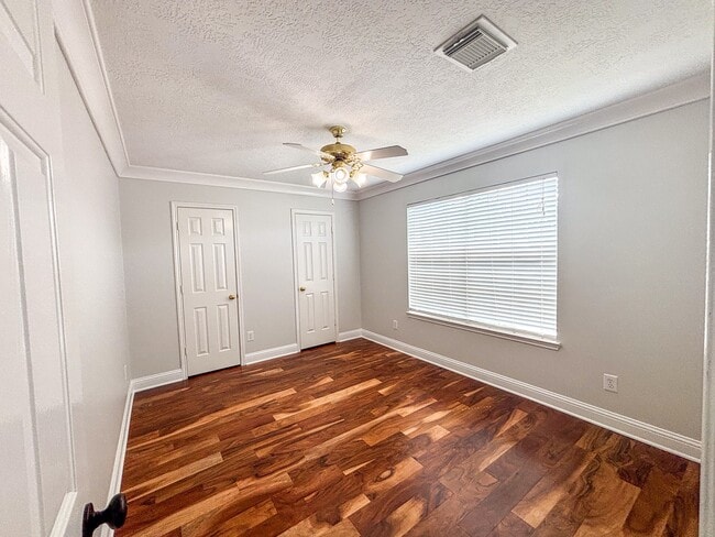 Building Photo - 19207 Poplar Trails Ln