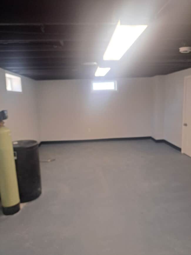 Building Photo - COMPLETE Remodel 2 Bedroom / 1 Bath House