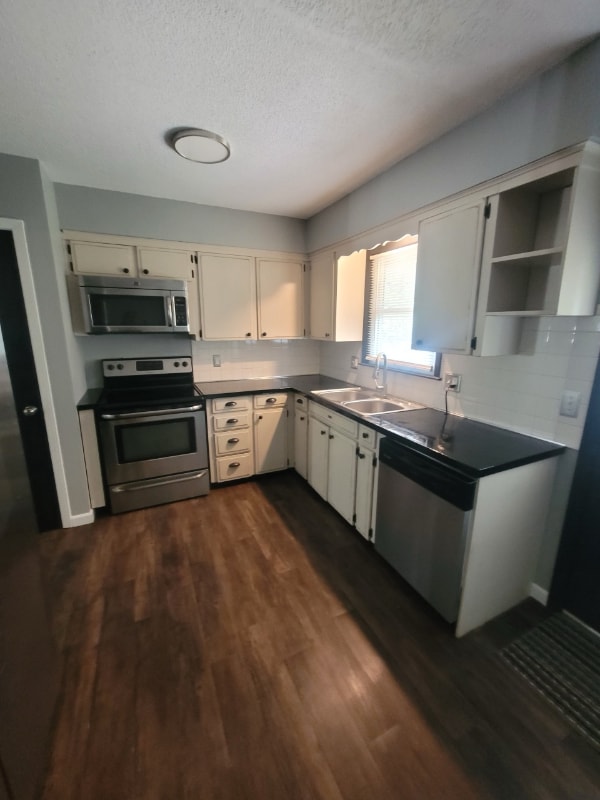 Building Photo - 1633 N Rogers St