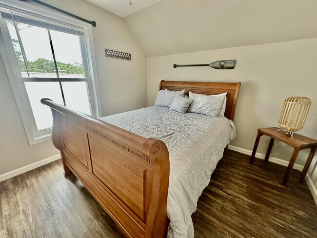 Building Photo - Fully Furnished One Bedroom Apartment in t...