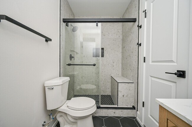 Building Photo - 226 Hyta St