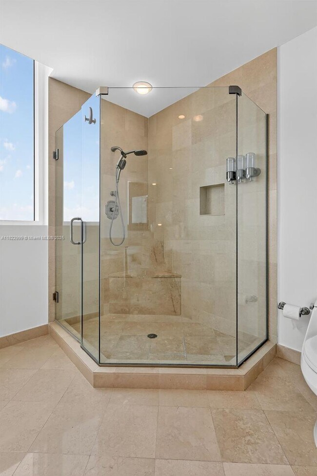 Building Photo - 20155 NE 38th Ct