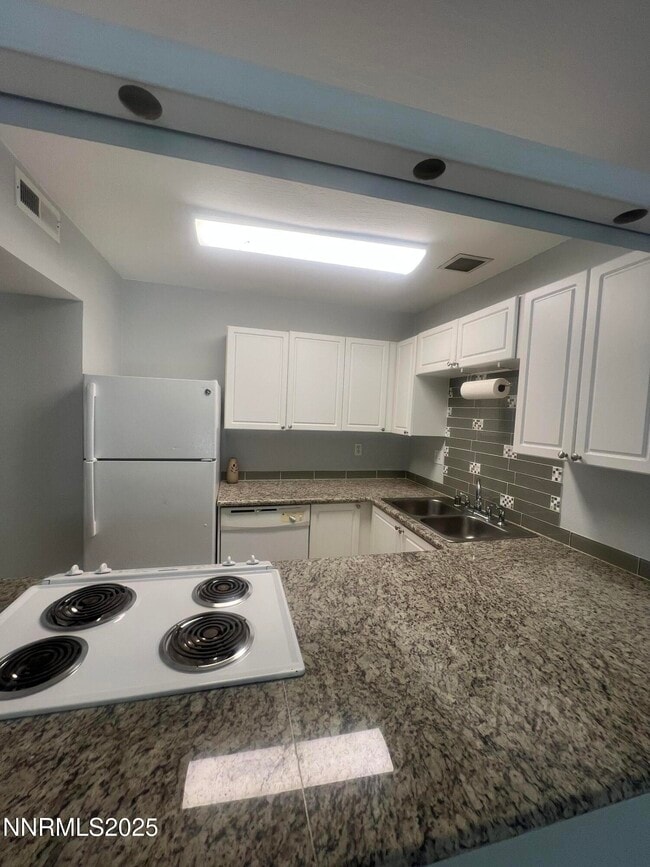 Building Photo - 2555 Clear Acre Ln