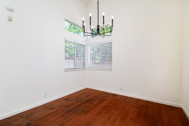 Building Photo - Stunning 2 Story, 3-Bed Home in Folsom’s Desirable Gated Community!