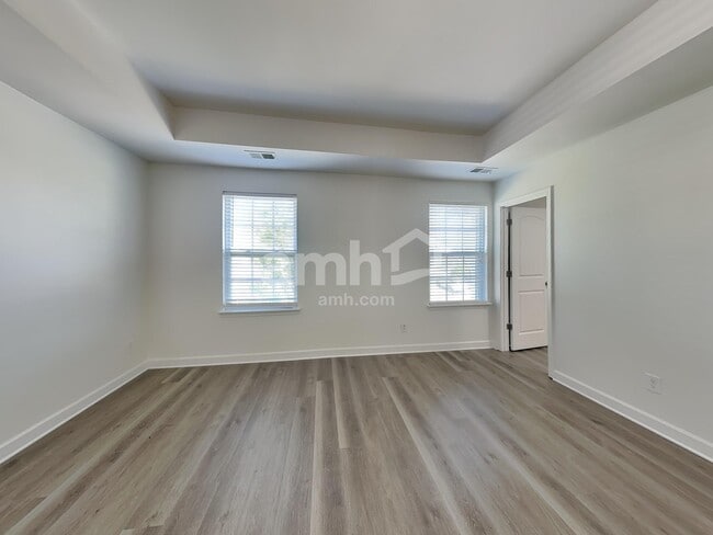 Building Photo - 3013 Corrona Ln