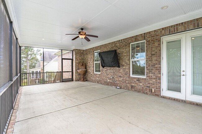 Building Photo - 213 Yellow Jasmine Dr