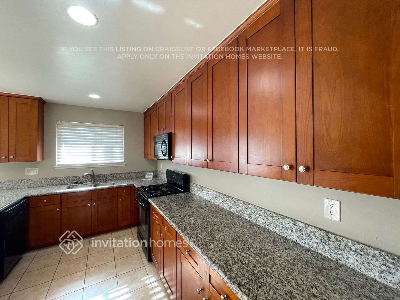 Building Photo - 16455 Ludlow St