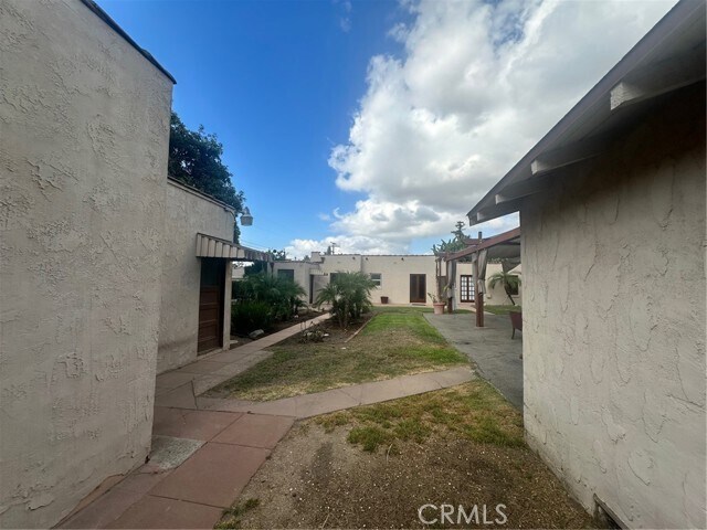 Building Photo - 3820 Muscatel Ave