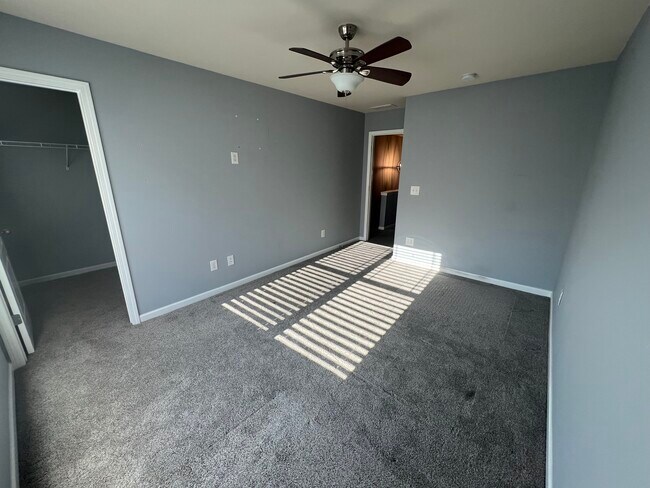 Building Photo - 223 Bobbie Way