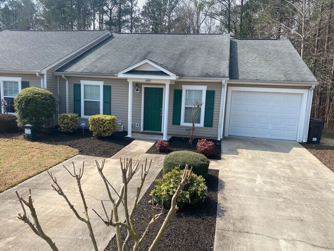 Building Photo - 6005 Sanibel Dr