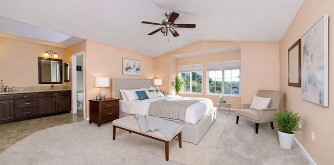 Building Photo - Centrally Located 3BD/2.5BA Home Available in West Clairemont!