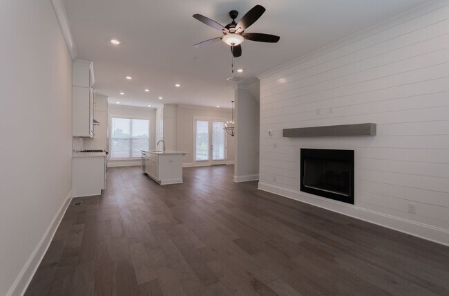 Building Photo - Immaculate, new 3BR/3.5BA townhome in The Maxwell community in Alpharetta GA.