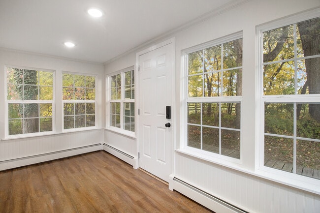 Building Photo - 11425 Hibner Rd