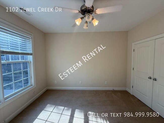 Building Photo - 1102 Jewel Creek Dr