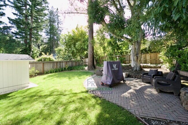 Building Photo - 49 Locust Ave