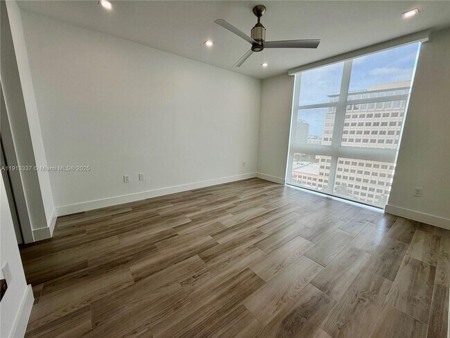 Building Photo - 550 Okeechobee Blvd