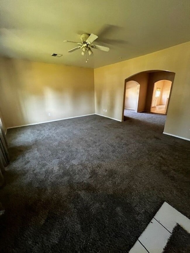 Building Photo - 2209 Chester Ln