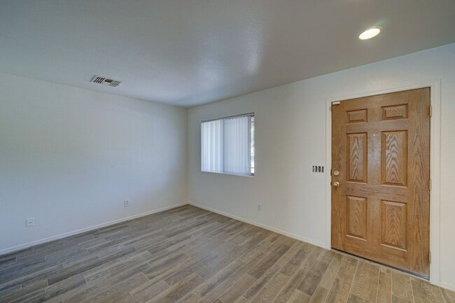 Building Photo - AVAILABLE NOW!!! Oversized Bedrooms in Johnson Ranch