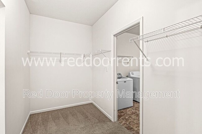 Building Photo - 692 N Granite Dr