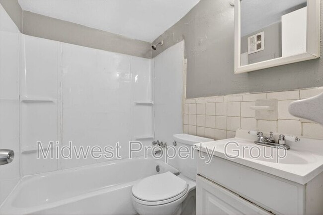 Building Photo - 3710 Geraldine Ave