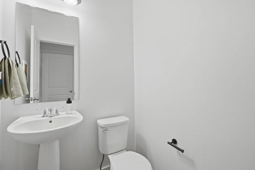 Building Photo - 5347 W Canary Grass Way