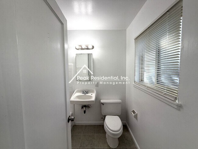 Building Photo - Ethan2437