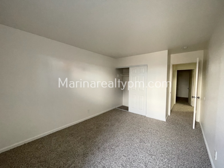 Building Photo - 1230 Brookside Dr