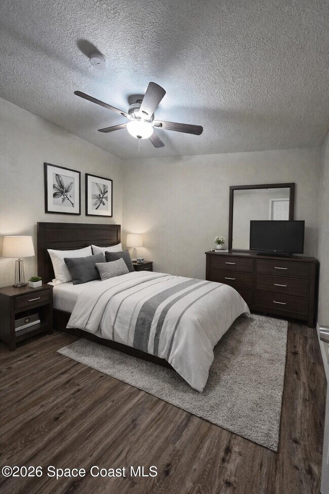 Building Photo - 135 Roosevelt Ave