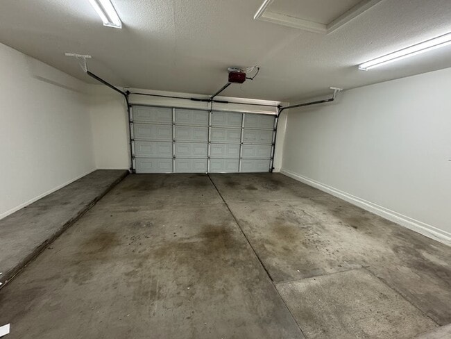 Building Photo - North Phoenix 3br With Large Backyard and ...