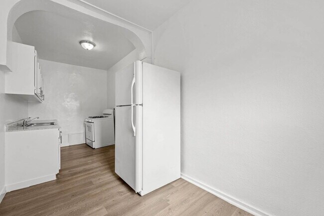 Building Photo - 751 Normandie Ave