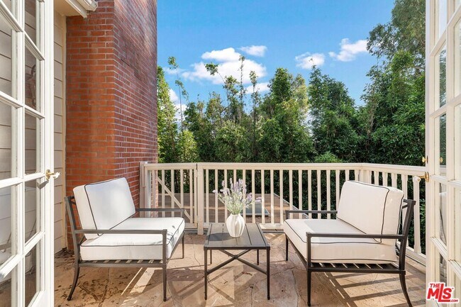 Building Photo - 515 S Westgate Ave