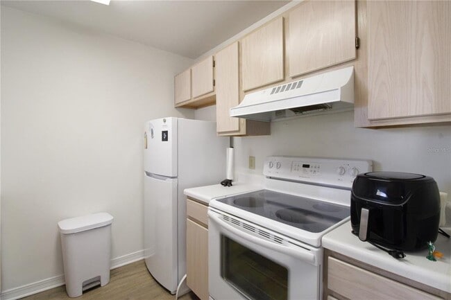 Building Photo - 2360 SW Archer Rd